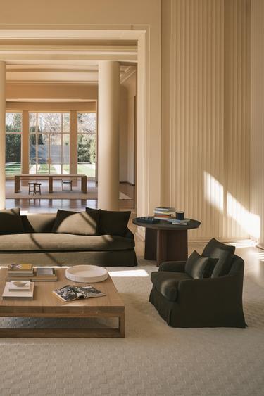 Zara {名称} - {颜色}