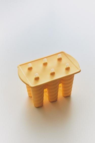 6 SILICONE ICE LOLLY MOULD - Pastel yellow by Zara