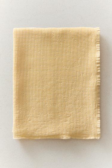 TEXTURED WAFFLE-KNIT BATH TOWEL - Yellow by Zara