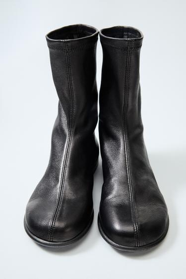 SOFT LEATHER ANKLE BOOTS - Black by Zara