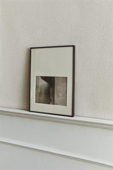 PHOTO FRAME WITH PASSE-PARTOUT - Black by Zara