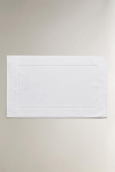 TEXTURED STRIPED BATH MAT - White by Zara - Image 0