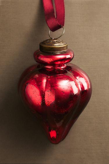 RED DROPLET CHRISTMAS TREE DECORATION - Red by Zara