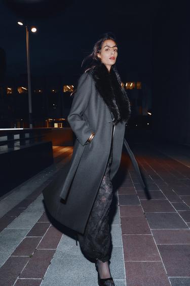 WOOL COAT WITH FAUX FUR COLLAR AND BELT - Black by Zara