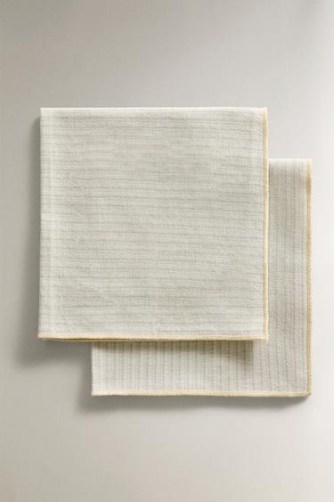 PACK OF STRIPED OVERLOCK NAPKINS (PACK OF 2) - GREENISH by Zara