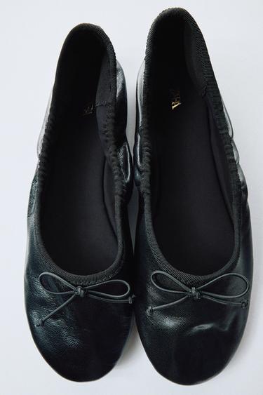LEATHER RUCHED BALLET FLATS - Black by Zara