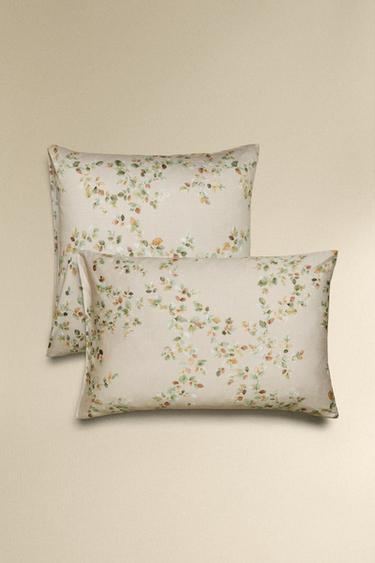 SATEEN PILLOWCASE WITH LEAF PRINT - Light beige by Zara