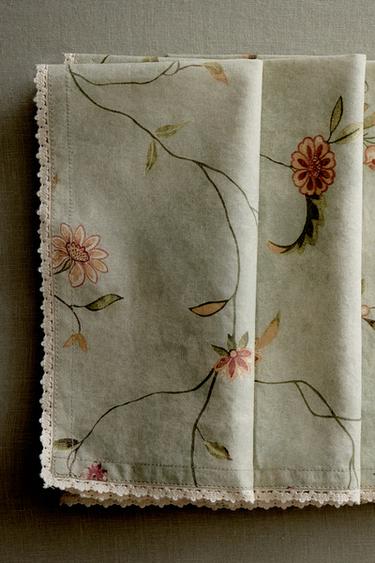 PACK OF FLORAL PRINT AND LACE TRIM NAPKIN (PACK OF 2) - Green by Zara