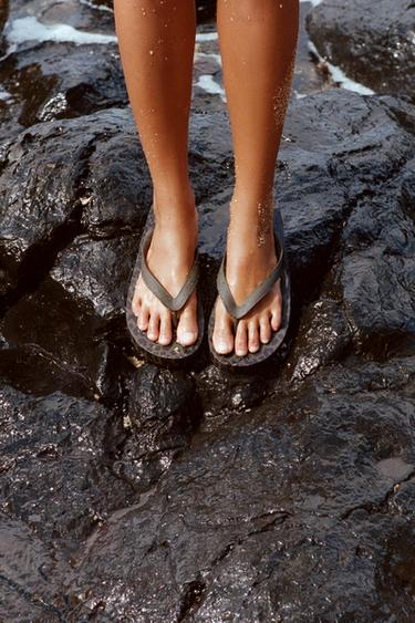 Zara {名称} - {颜色}