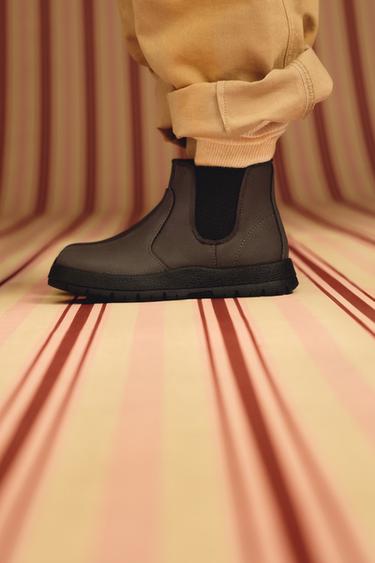 STRETCH BOOTS - Brown by Zara