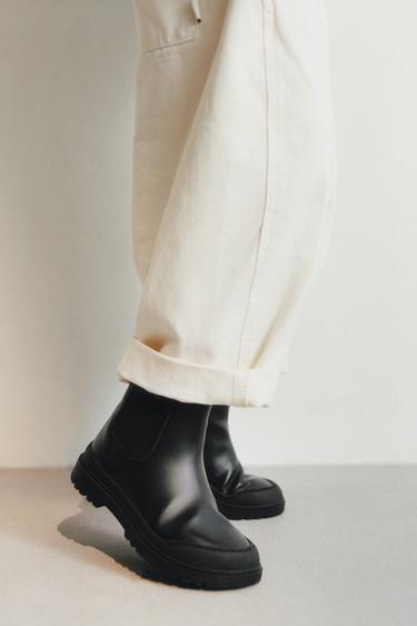 CHELSEA BOOTS - Black by Zara