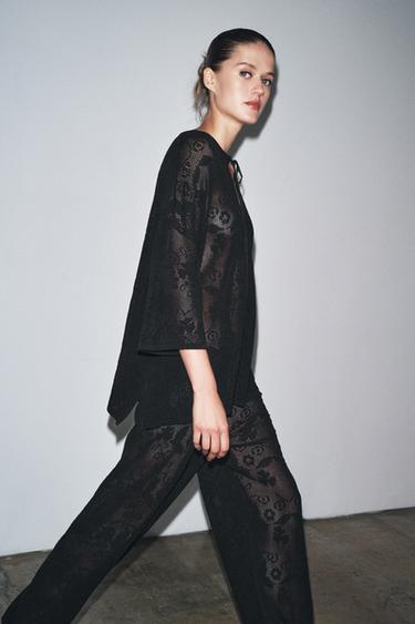 OVERSIZED FLORAL TEXTURED KNIT TOP - Black by Zara