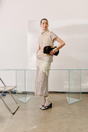 BRAIDED CLUTCH BAG - Brown by Zara