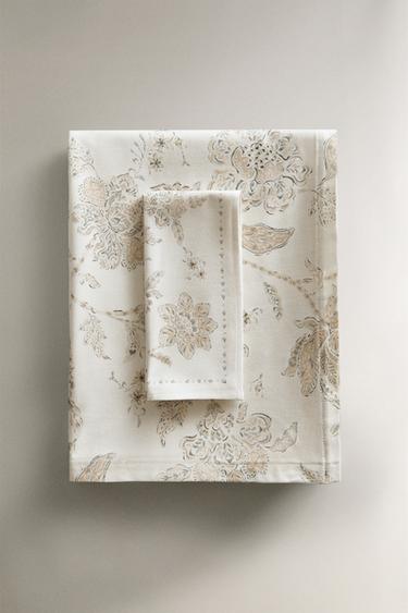 FLORAL PRINT TABLECLOTH - Ecru by Zara
