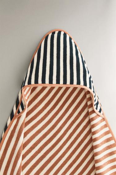 REVERSIBLE STRIPED HOODED BABY TOWEL - Sand / Blue by Zara