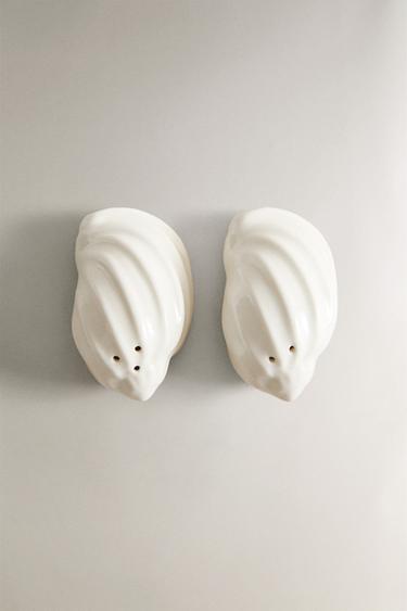 CONCH SHELL SALT AND PEPPER SHAKER SET - White by Zara