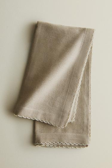 PACK OF SCALLOPED NAPKINS (PACK OF 2) - Light beige by Zara