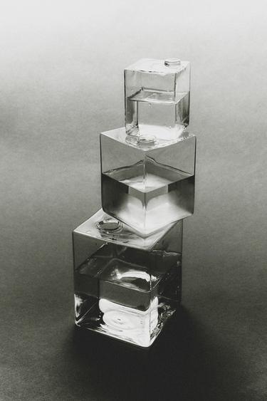 SQUARE GLASS VASE -  by Zara