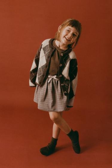 Zara {名称} - {颜色}