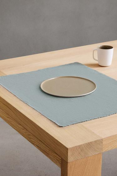 PLACEMAT 01 - Mid-blue by Zara