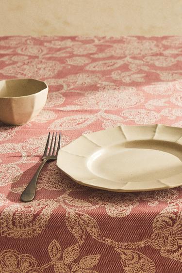 FLORAL COTTON AND LINEN JACQUARD TABLECLOTH - Pinks by Zara