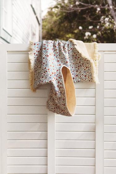 Zara {名称} - {颜色}