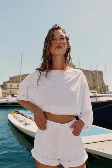 BOAT NECK T-SHIRT WITH BUTTONS - White by Zara