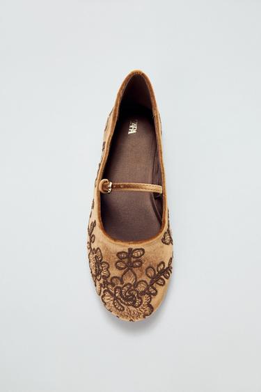 VELVET-EFFECT EMBROIDERED BALLERINAS - Ochre by Zara