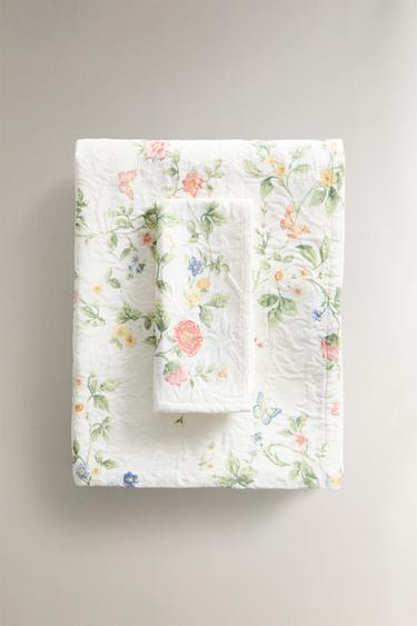 FLORAL PRINT JACQUARD TABLECLOTH - Greenish by Zara