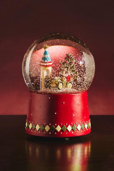 EMBELLISHED CHRISTMAS SNOW GLOBE - Red by Zara
