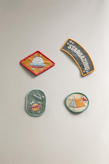 PACK OF CHILDREN'S SPACE PATCHES (PACK OF 4) - Multicoloured by Zara
