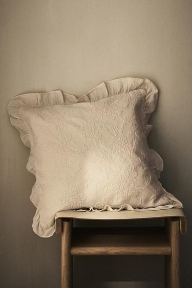 JACQUARD CUSHION COVER WITH RUFFLE - Beige by Zara