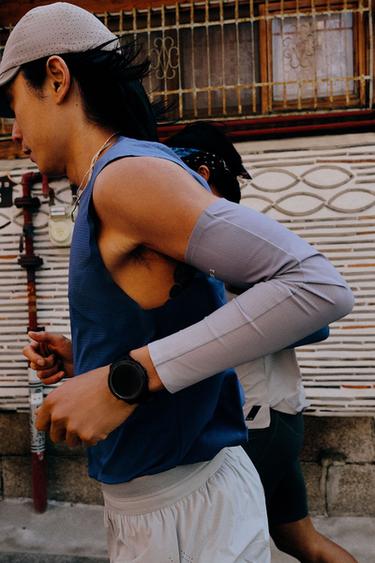 Zara {名称} - {颜色}