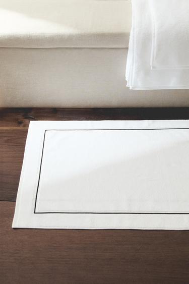 BATH MAT WITH TRIM - Black by Zara