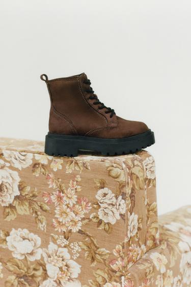TRACK ANKLE BOOTS - Brown by Zara