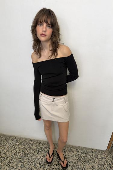 OFF-THE-SHOULDER KNIT TOP - Black by Zara