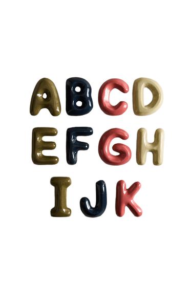 Zara {名称} - {颜色}