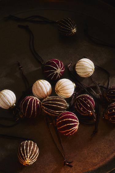 PACK OF VELVET BAUBLE CHRISTMAS TREE DECORATIONS (PACK OF 20) - Burgundy by Zara
