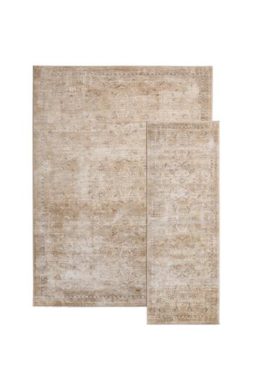 VINTAGE-EFFECT RUG - Beige by Zara