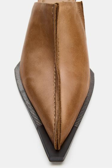 LEATHER CLOGS WITH TOPSTITCHING - Dark tan by Zara