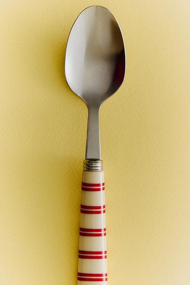 4-PIECE CUTLERY SET WITH STRIPED HANDLE - Red by Zara