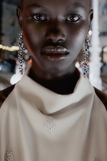 Zara {名称} - {颜色}