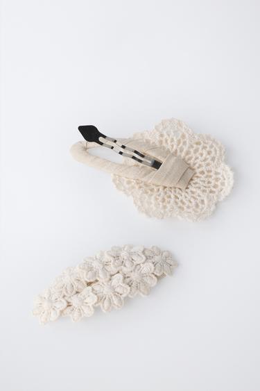 PACK OF TWO CROCHET FLOWER CLIPS - Ecru by Zara