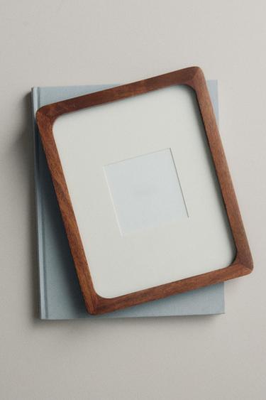 WOODEN PHOTO FRAME - Brown by Zara