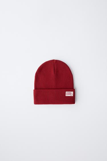 RIBBED KNIT BEANIE WITH LABEL - Burgundy by Zara