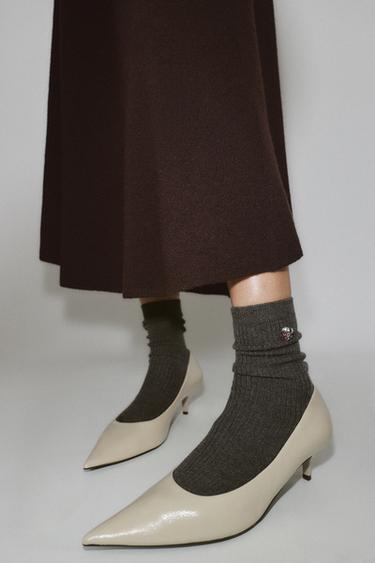 PLAIN SOCKS WITH CRYSTAL FLOWER - Khaki by Zara
