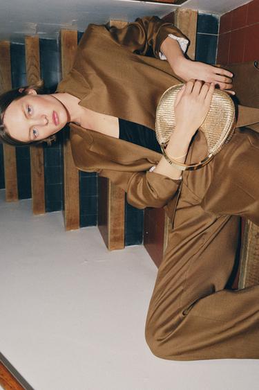 Zara {名称} - {颜色}