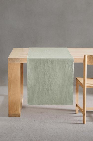 TABLE RUNNER 01 - Light green by Zara
