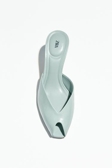 PATENT-EFFECT SANDALS - Blue by Zara