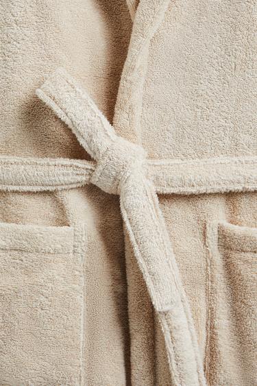 EXTRA SOFT HOODED BATHROBE (380 GXM²) - Light sand by Zara